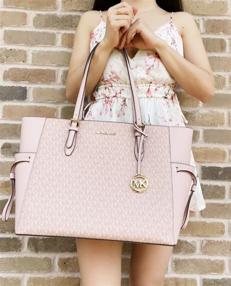 Michael Kors outlet pink bag